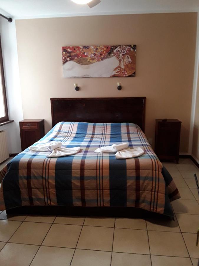 Camere Porto Vecchio Con Parcheggio A Pochi Passi Dal Castello Малчезине Екстериор снимка