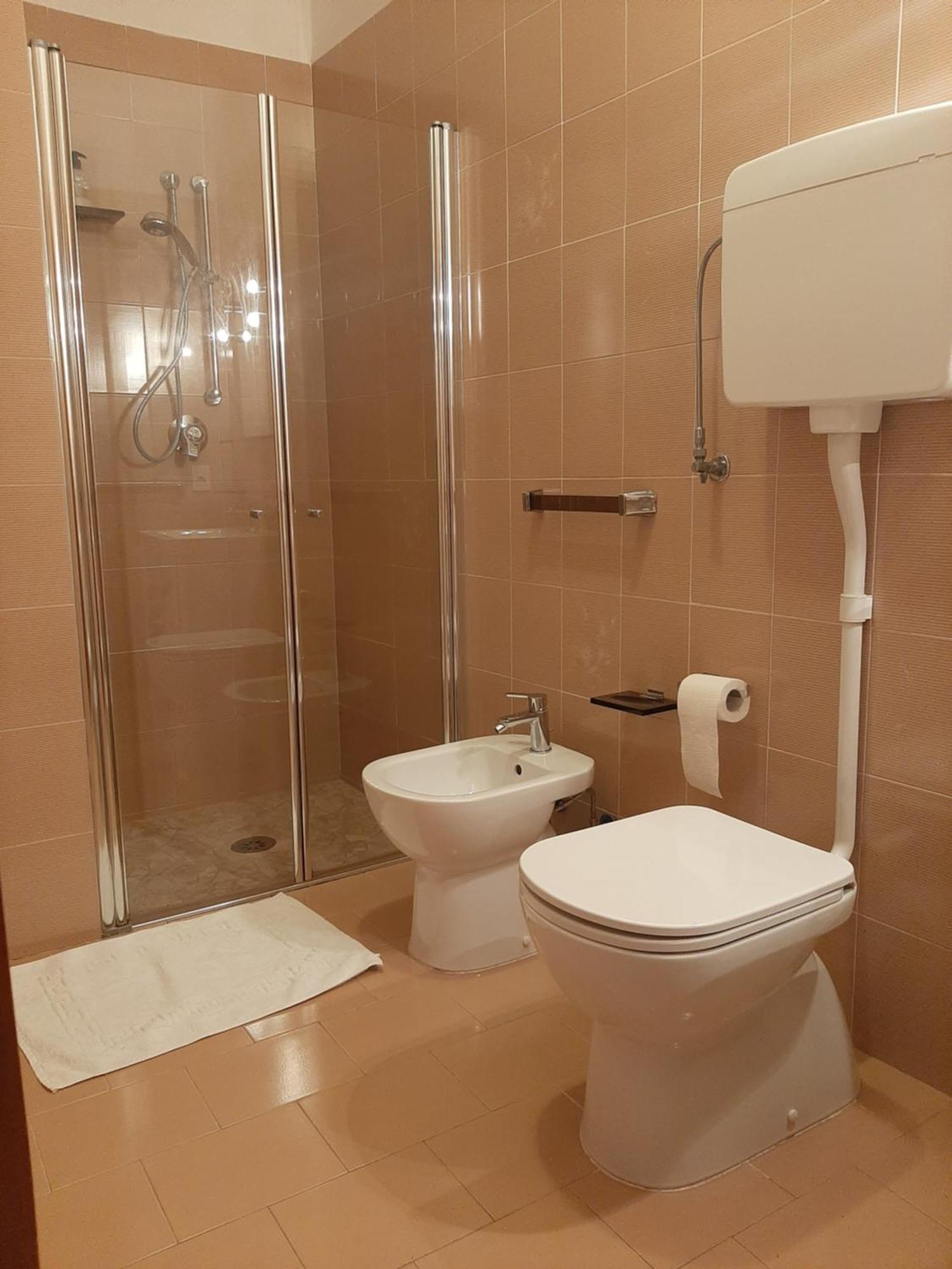 Camere Porto Vecchio Con Parcheggio A Pochi Passi Dal Castello Малчезине Стая снимка