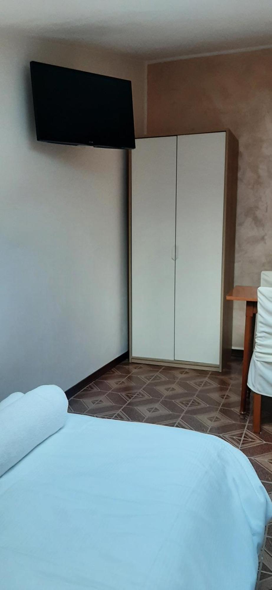 Camere Porto Vecchio Con Parcheggio A Pochi Passi Dal Castello Малчезине Екстериор снимка