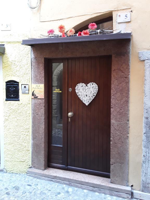 Camere Porto Vecchio Con Parcheggio A Pochi Passi Dal Castello Малчезине Екстериор снимка