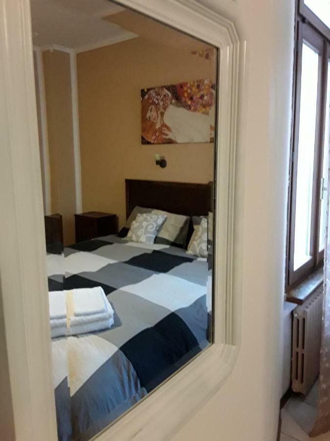 Camere Porto Vecchio Con Parcheggio A Pochi Passi Dal Castello Малчезине Екстериор снимка